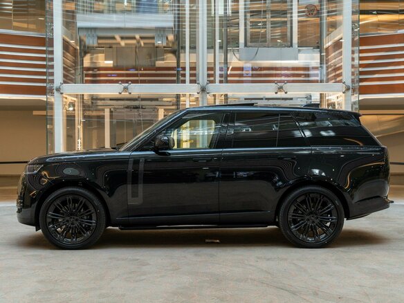 2026 Land Rover Range Rover P400 MHEV V, чёрный, 21990000 рублей - вид 7