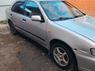 1998 Nissan Almera I (N15), серебристый, 200000 рублей, вид 3