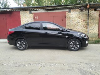 2014 Hyundai Solaris I Рестайлинг, чёрный, 850000 рублей, вид 4