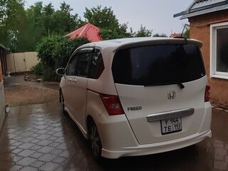 2010 Honda Freed Spike I Рестайлинг, белый, 893333 рублей, вид 3