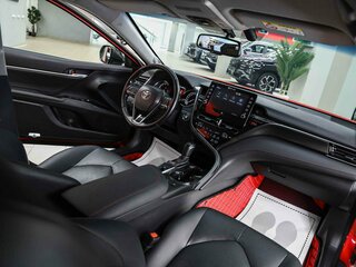 2021 Toyota Camry VIII (XV70) Рестайлинг, красный, 2750000 рублей, вид 5