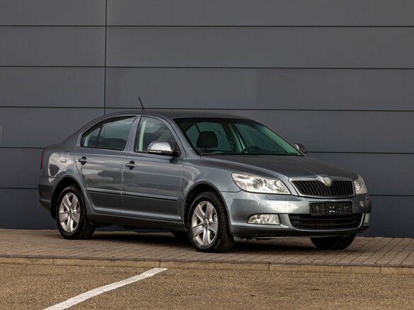 2012 Skoda Octavia II (A5) Рестайлинг, серый, 955000 рублей - вид 6
