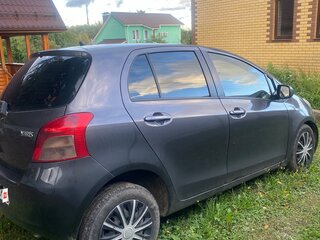2007 Toyota Yaris II, серый, 540000 рублей, вид 3