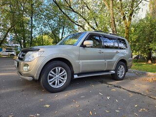 2012 Mitsubishi Pajero IV Рестайлинг 1, бежевый, 2000000 рублей, вид 1