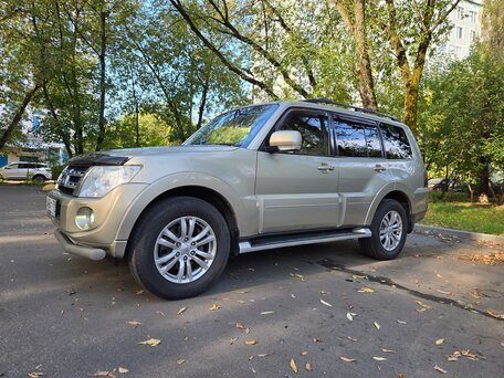 2012 Mitsubishi Pajero IV Рестайлинг 1, бежевый, 2000000 рублей, вид 1