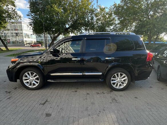 2015 Toyota Land Cruiser 200 Series Рестайлинг 1, чёрный - вид 3