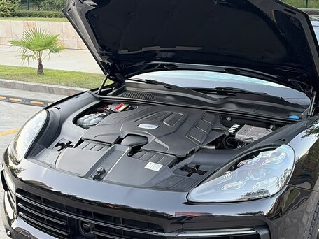2019 Porsche Cayenne III, чёрный, 5500000 рублей, вид 4