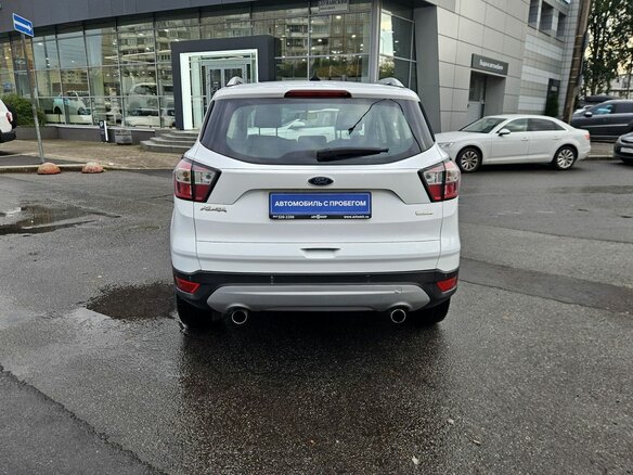2016 Ford Kuga II Рестайлинг, белый, 1325000 рублей - вид 4