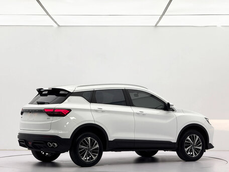 2022 Geely Binyue I Рестайлинг, белый, 1350000 рублей, вид 2