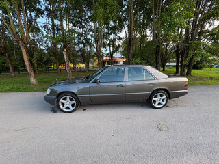 1992 Mercedes-Benz W124 260, серый, 620000 рублей, вид 2