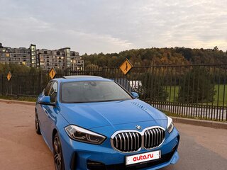 2022 BMW 1 серии 120i III (F40), синий, 3690000 рублей, вид 4