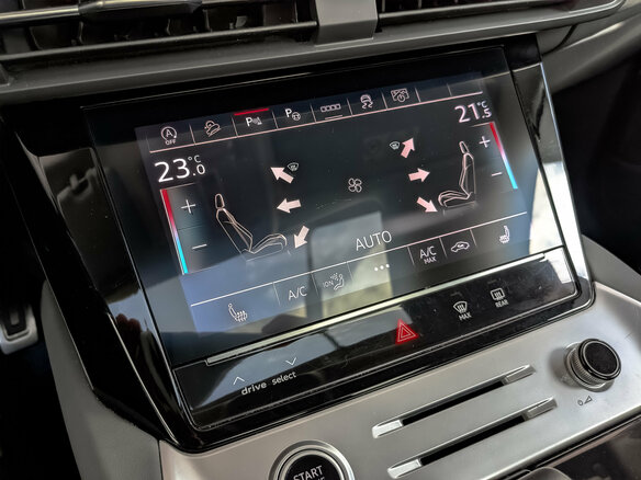 2023 Audi Q6 45 TFSI, чёрный, 6750000 рублей - вид 29