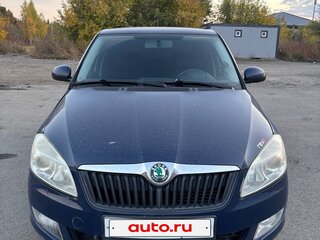 2011 Skoda Fabia II Рестайлинг, синий, 330000 рублей, вид 1