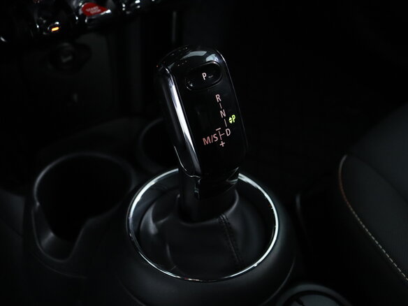 2019 Mini Hatch Cooper III (F55/F56) Рестайлинг, синий, 2037600 рублей - вид 15