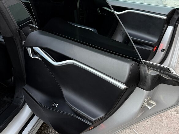 2016 Tesla Model S 75 I Рестайлинг, серый, 2650000 рублей - вид 19