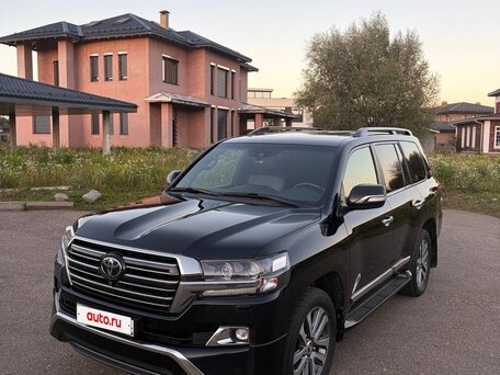 2017 Toyota Land Cruiser 200 Series Рестайлинг 2, чёрный, 6290000 рублей, вид 1
