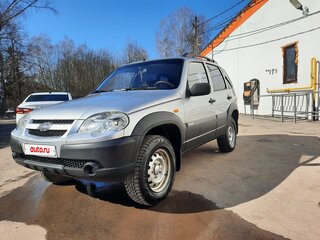 2010 Chevrolet Niva I Рестайлинг, серебристый, 530000 рублей, вид 1