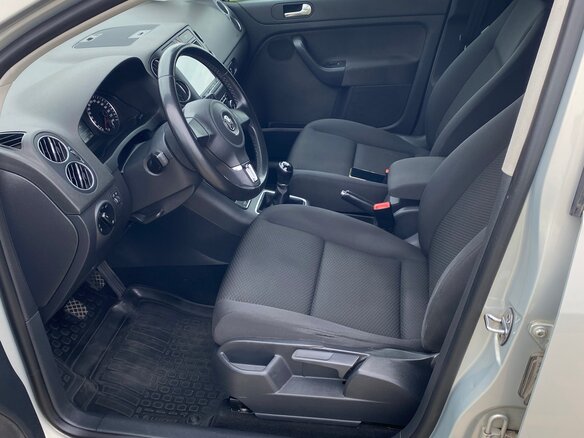 2013 Volkswagen Golf Plus II, серебристый, 835000 рублей - вид 2