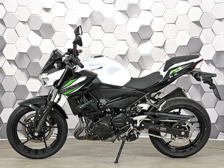 2020 Kawasaki Z 400, белый, 629000 рублей, вид 4