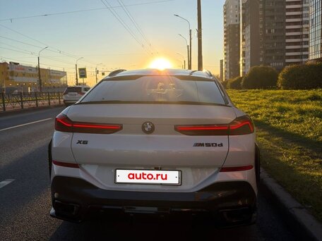 2021 BMW X6 M50d III (G06), белый, 8500000 рублей, вид 3