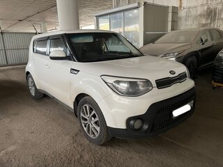 2018 Kia Soul II Рестайлинг, белый, 1200000 рублей, вид 1