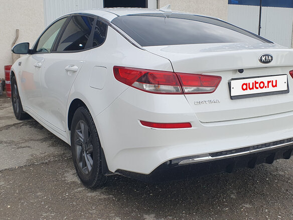 2019 Kia Optima IV Рестайлинг, белый, 1550000 рублей - вид 4