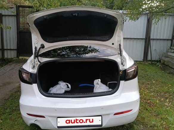 2011 Mazda 3 II (BL) Рестайлинг, белый - вид 12