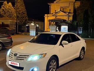 2011 Toyota Camry VI (XV40) Рестайлинг, белый, 900000 рублей, вид 3