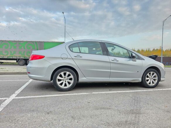 2016 Peugeot 408 I, серебристый, 618000 рублей - вид 2