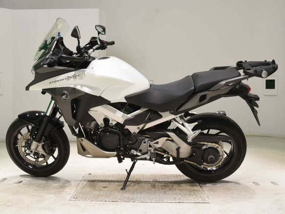 2015 Honda VFR 800X (Crossrunner), белый, 797000 рублей