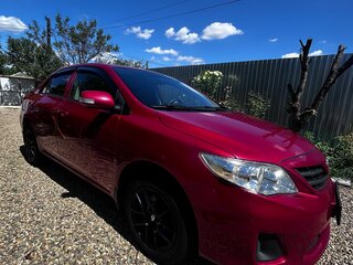 2011 Toyota Corolla X (E140, E150) Рестайлинг, красный, 920000 рублей, вид 3