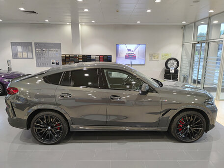 2025 BMW X6 40d III (G06) Рестайлинг, серый, 13250000 рублей, вид 4