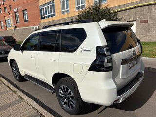 2022 Toyota Land Cruiser Prado 150 Series Рестайлинг 3, белый, 5990000 рублей, вид 4