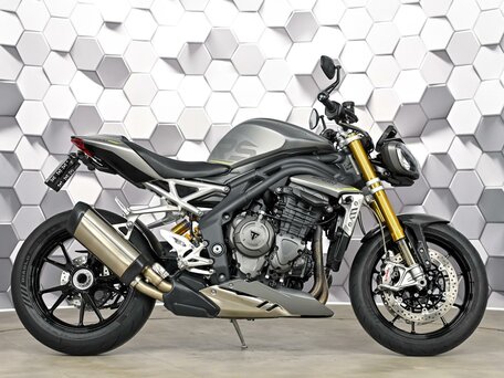 2021 Triumph Speed Triple, серый, 1199000 рублей, вид 3