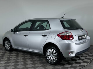 2011 Toyota Auris I Рестайлинг, серебристый, 950000 рублей, вид 4