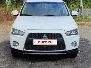 2012 Mitsubishi Outlander II Рестайлинг, белый, 1150000 рублей, вид 2
