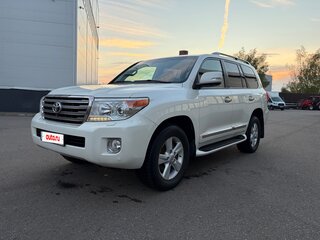 2012 Toyota Land Cruiser 200 Series Рестайлинг 1, белый, 3800000 рублей, вид 1