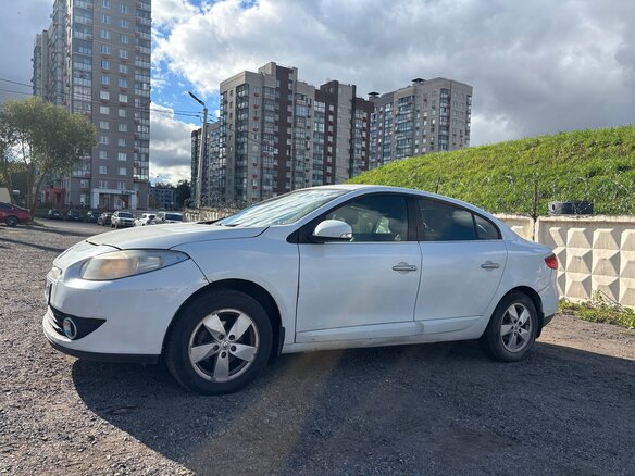 2010 Renault Fluence I, белый, 330000 рублей - вид 4