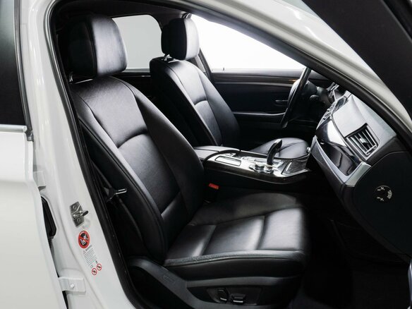2010 BMW 5 серии 523i VI (F10/F11/F07), белый, 1900000 рублей - вид 7