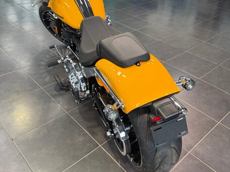 2025 Harley-Davidson Breakout, жёлтый, 3050000 рублей, вид 5