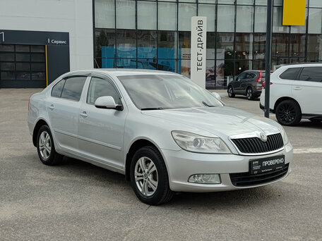 2011 Skoda Octavia II (A5) Рестайлинг, серебристый, 575000 рублей, вид 3