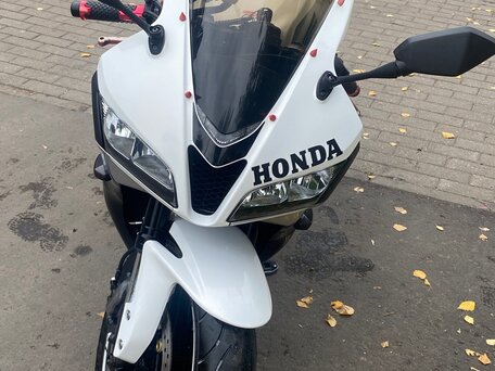 2008 Honda CBR 600RR, белый, 600000 рублей, вид 3
