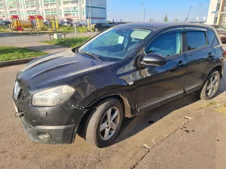 2011 Nissan Qashqai I Рестайлинг, чёрный, 400000 рублей, вид 1