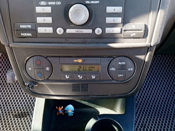 2006 Ford Fiesta Mk5, красный, 320000 рублей - вид 10