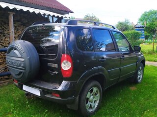 2011 Chevrolet Niva I Рестайлинг, чёрный, 395000 рублей, вид 3