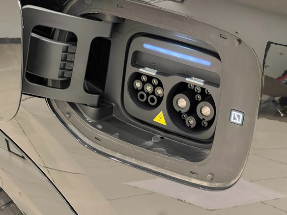 2026 Zeekr 9X 55 kWh (до 3.5 т), чёрный - вид 34