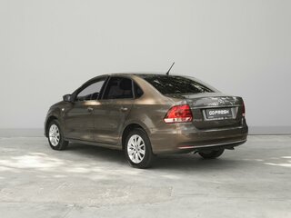 2015 Volkswagen Polo V Рестайлинг, коричневый, 1229000 рублей, вид 2