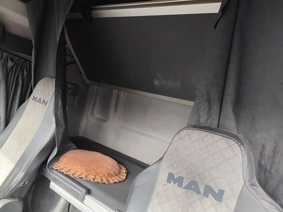 2008 MAN TGA, синий, 4250000 рублей - вид 16