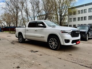 2025 Ram 1500 Crew Cab V Рестайлинг, белый, 10472000 рублей, вид 4
