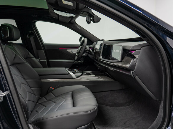 2026 BMW 7 серии 740 xDrive VII (G70) Рестайлинг, синий, 24690000 рублей - вид 13